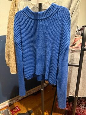 H&M Ribbed Crewneck Sweater in Cobalt Blue